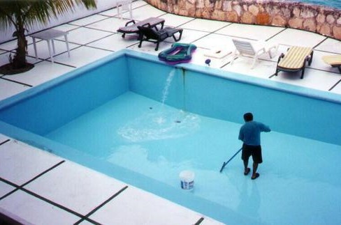 swimming-pool-maintenance-services-1644991912-3193178